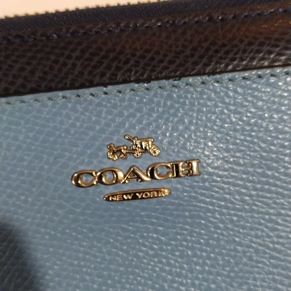 Authentic Coach Navy & Blue Crossgrain Zip-Around Wallet – Gold Logo Leather
